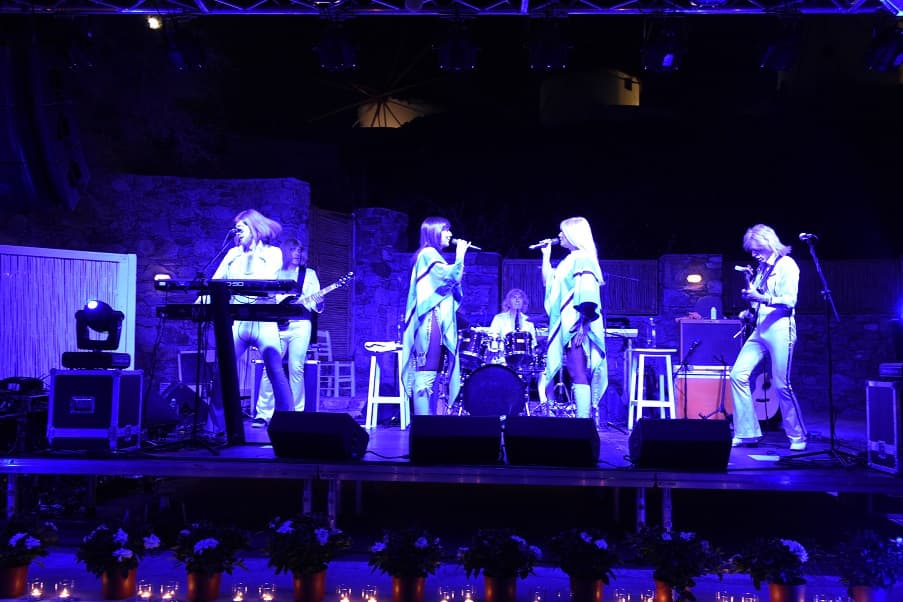 Live performance abba tribute