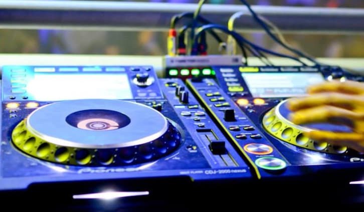 Why Should You Have DJ Services For Your Parties? — SoundMykonos blog
